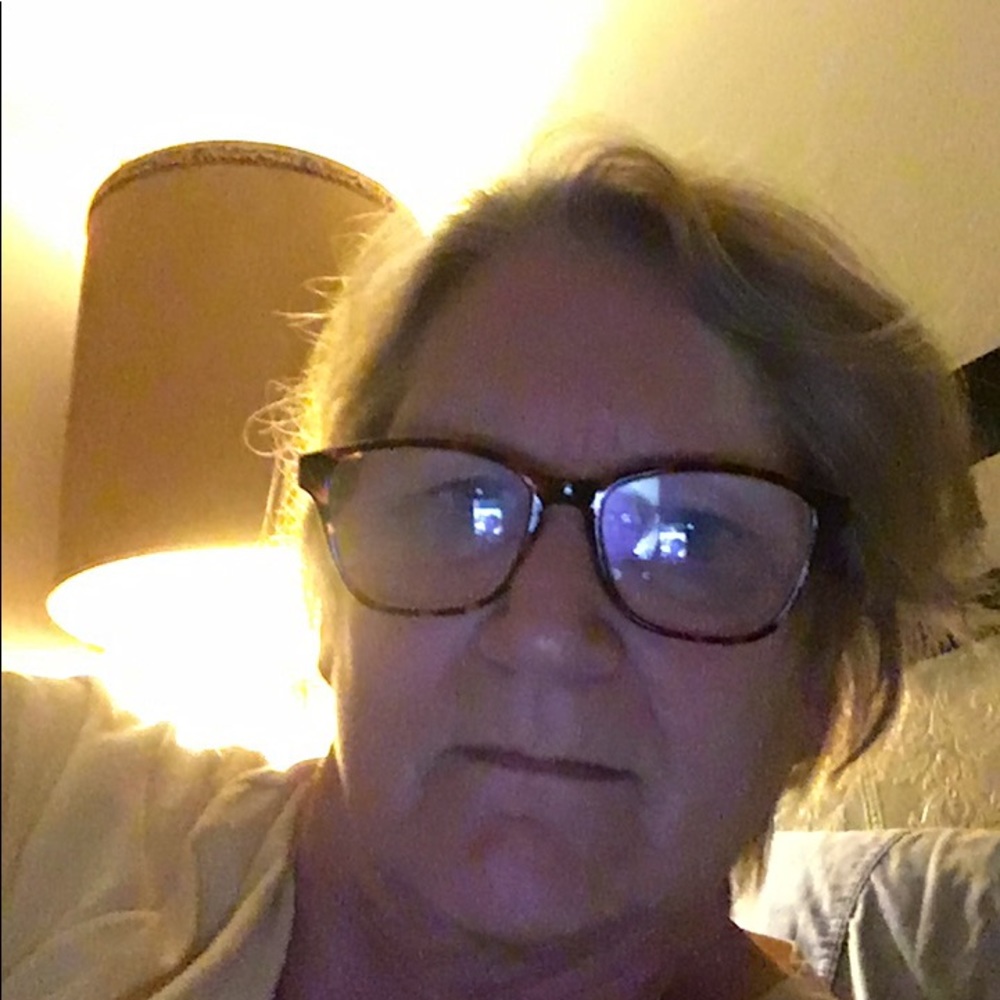 Meet your Posher, Leslie